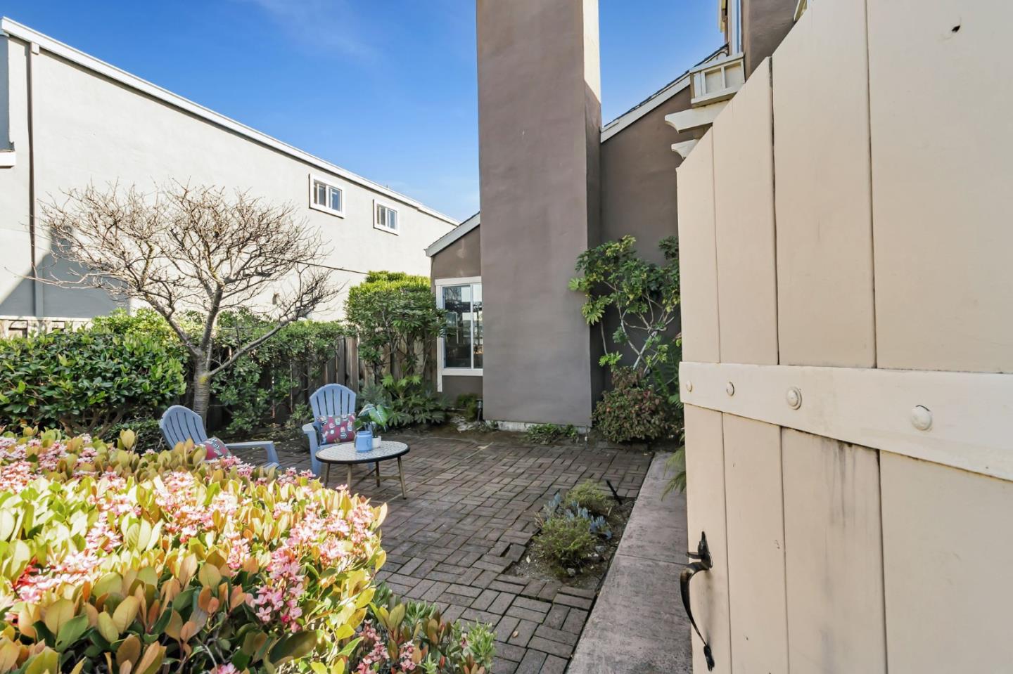 Detail Gallery Image 8 of 79 For 257 Surfbird Isle, Foster City,  CA 94404 - 4 Beds | 3 Baths