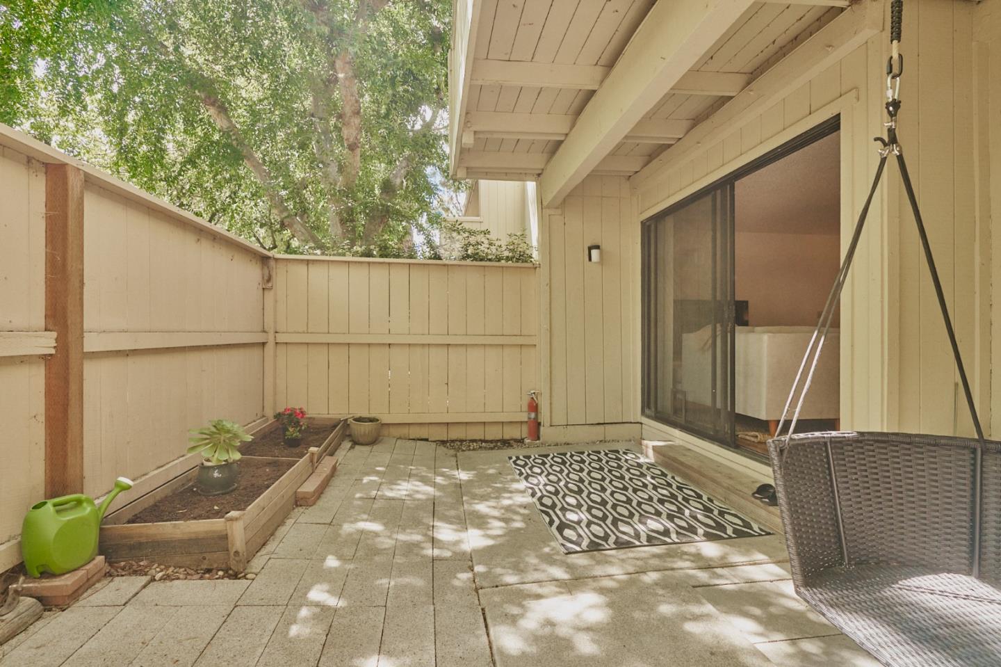 Detail Gallery Image 10 of 25 For 970 Kiely Blvd #B,  Santa Clara,  CA 95051 - 3 Beds | 2 Baths