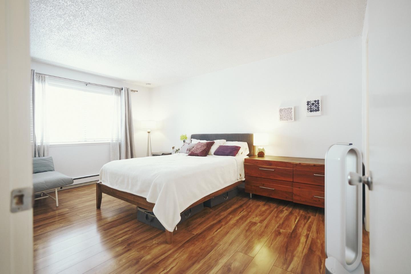 Detail Gallery Image 12 of 25 For 970 Kiely Blvd #B,  Santa Clara,  CA 95051 - 3 Beds | 2 Baths