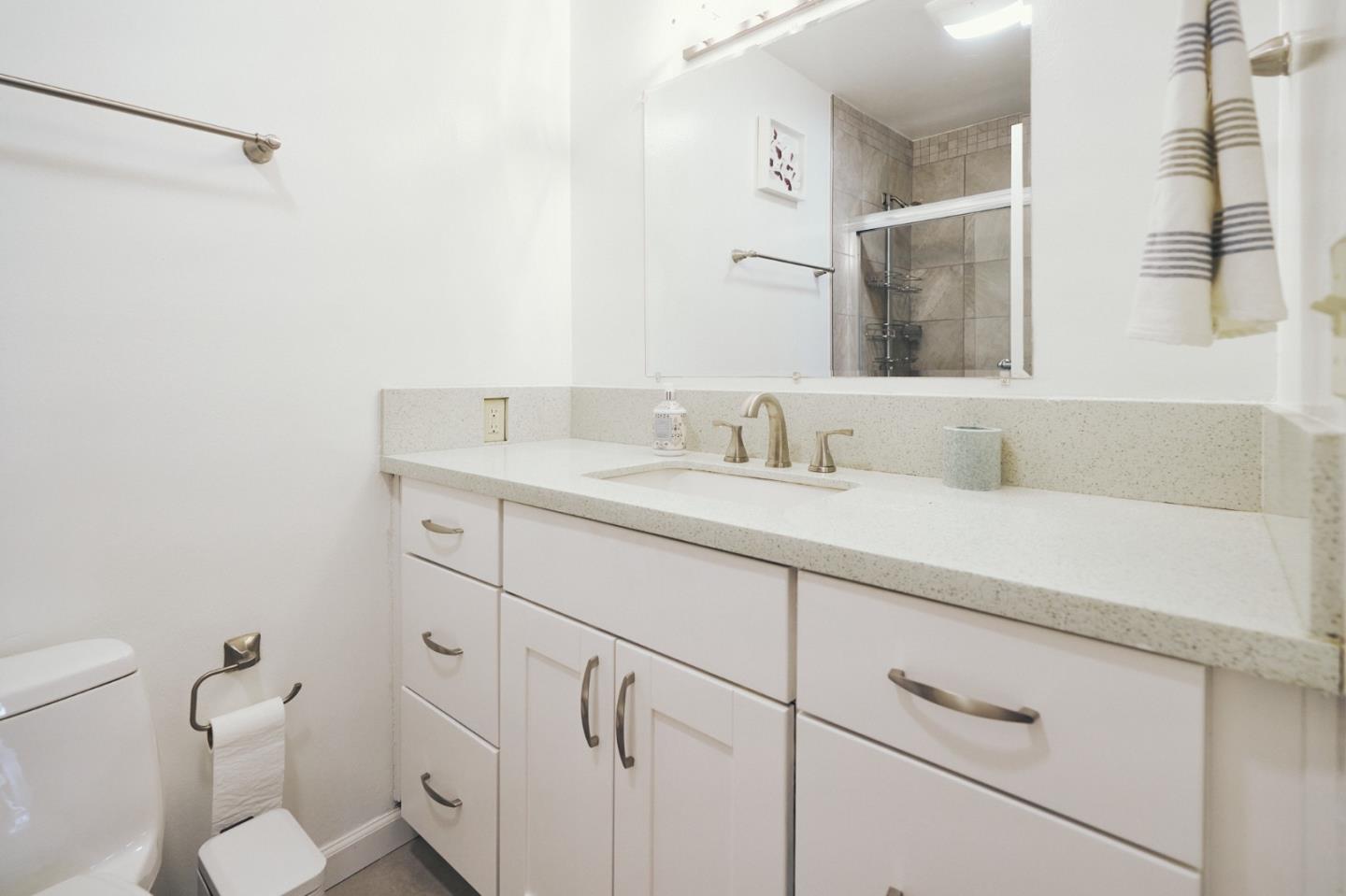 Detail Gallery Image 16 of 25 For 970 Kiely Blvd #B,  Santa Clara,  CA 95051 - 3 Beds | 2 Baths