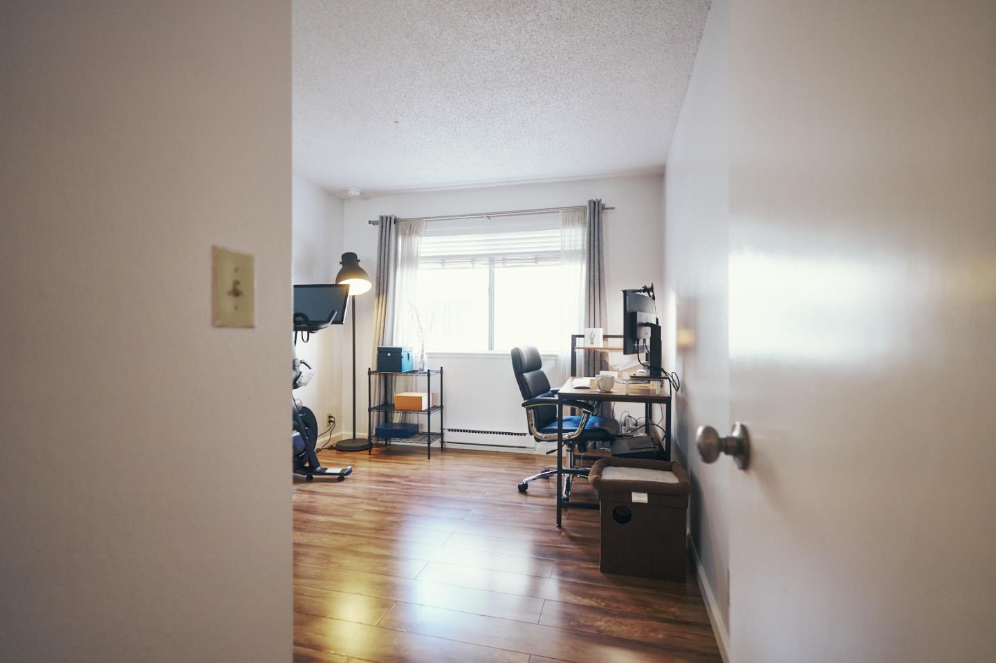 Detail Gallery Image 19 of 25 For 970 Kiely Blvd #B,  Santa Clara,  CA 95051 - 3 Beds | 2 Baths