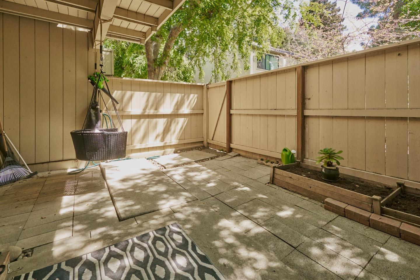 Detail Gallery Image 8 of 25 For 970 Kiely Blvd #B,  Santa Clara,  CA 95051 - 3 Beds | 2 Baths