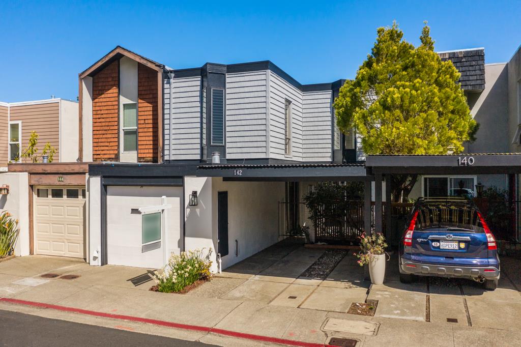 Detail Gallery Image 2 of 35 For 142 Oxford Ln, San Bruno,  CA 94066 - 3 Beds | 2/1 Baths