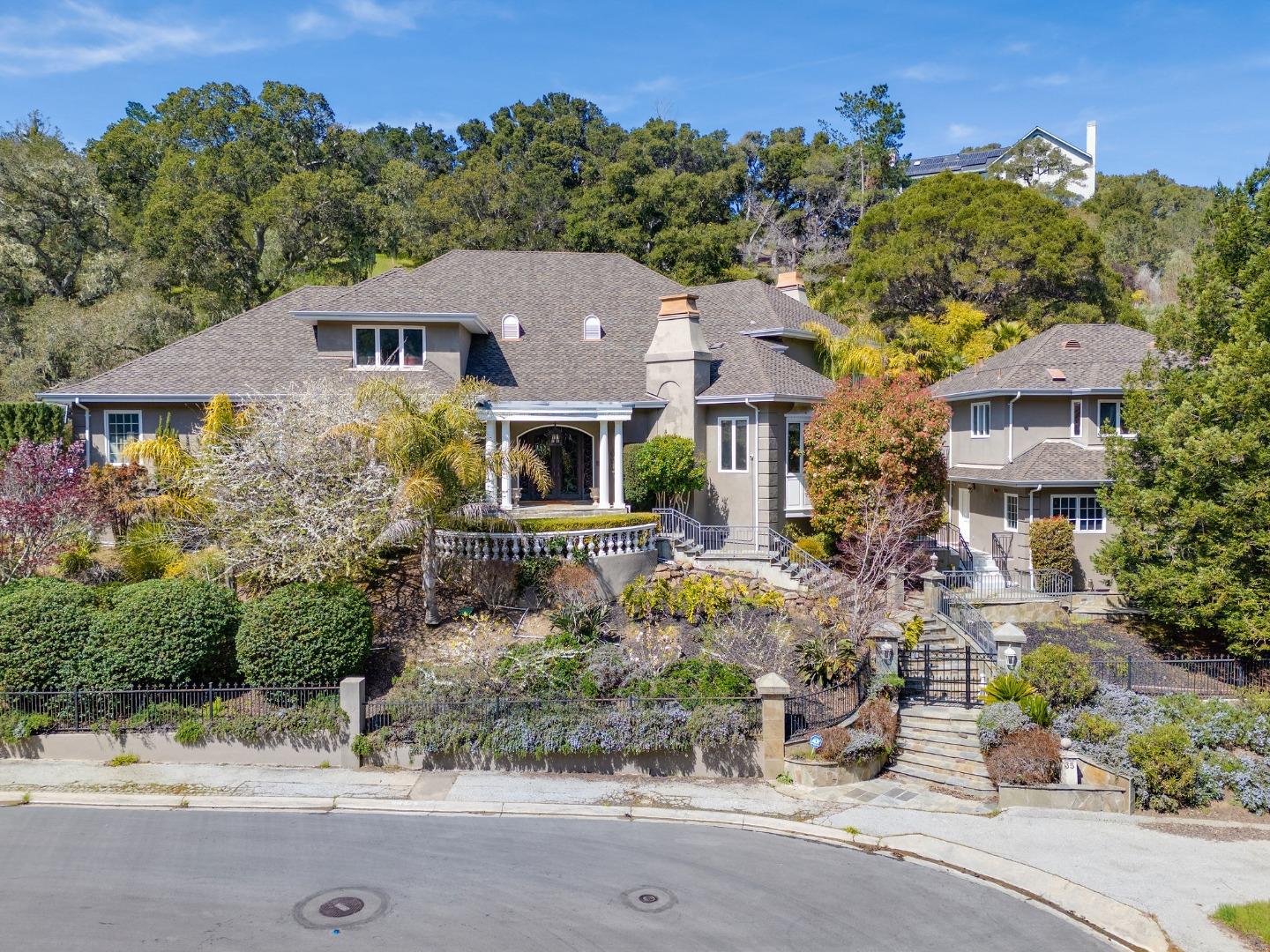 Detail Gallery Image 6 of 8 For 35 Brooke Ct, Hillsborough,  CA 94010 - 6 Beds | 6/1 Baths