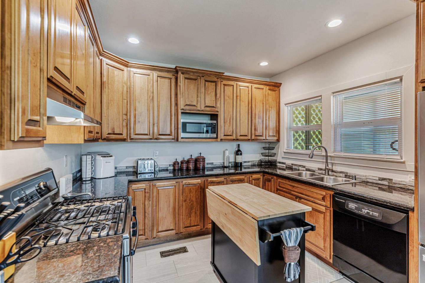Detail Gallery Image 13 of 46 For 7449 Church St, Gilroy,  CA 95020 - 3 Beds | 1 Baths