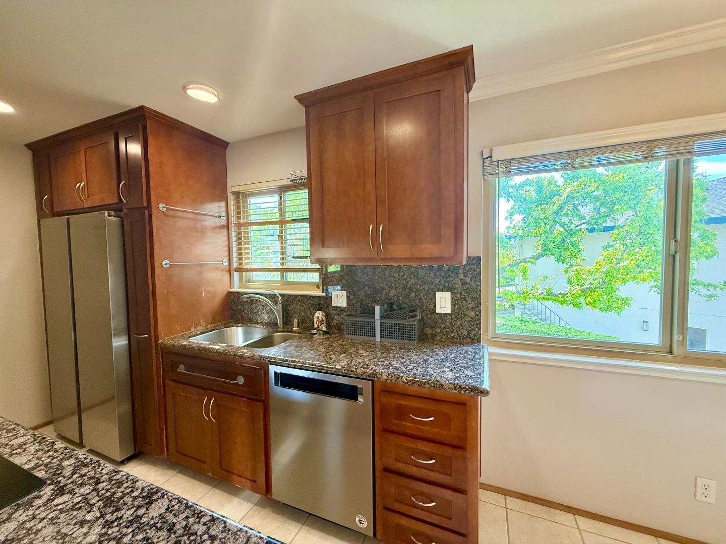 Detail Gallery Image 7 of 10 For 275 Gomes Ct #4,  Campbell,  CA 95008 - 2 Beds | 1 Baths