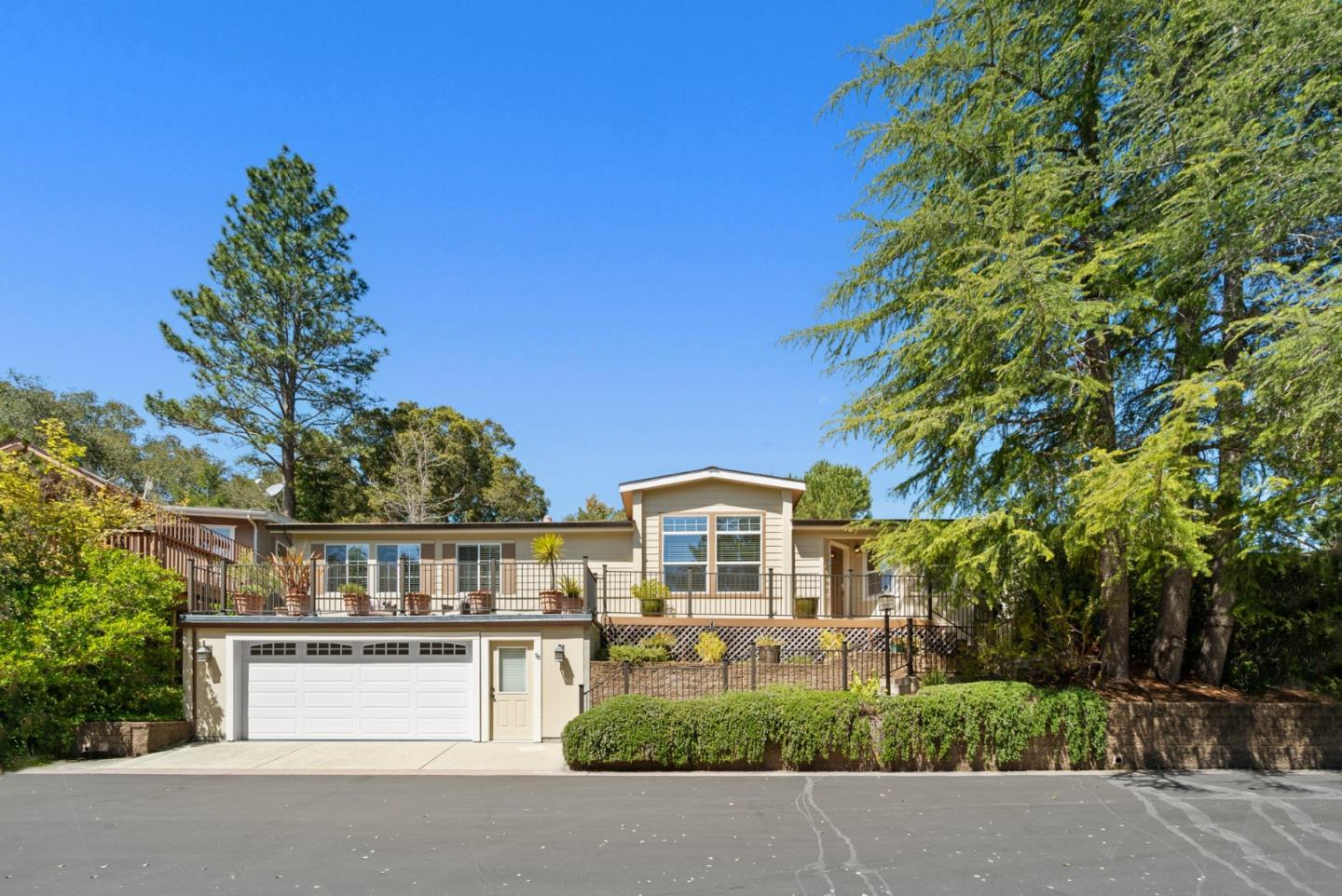 Detail Gallery Image 2 of 76 For 552 Bean Creek, Spc #98 Rd #98,  Scotts Valley,  CA 95066 - 2 Beds | 2 Baths