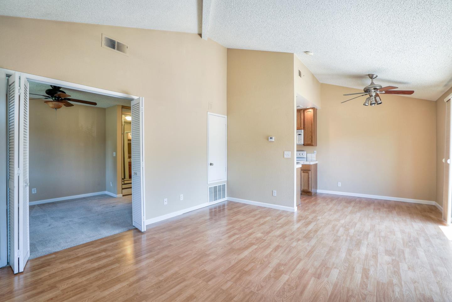 Detail Gallery Image 5 of 29 For 5536 Makati Cir, San Jose,  CA 95123 - 1 Beds | 1 Baths