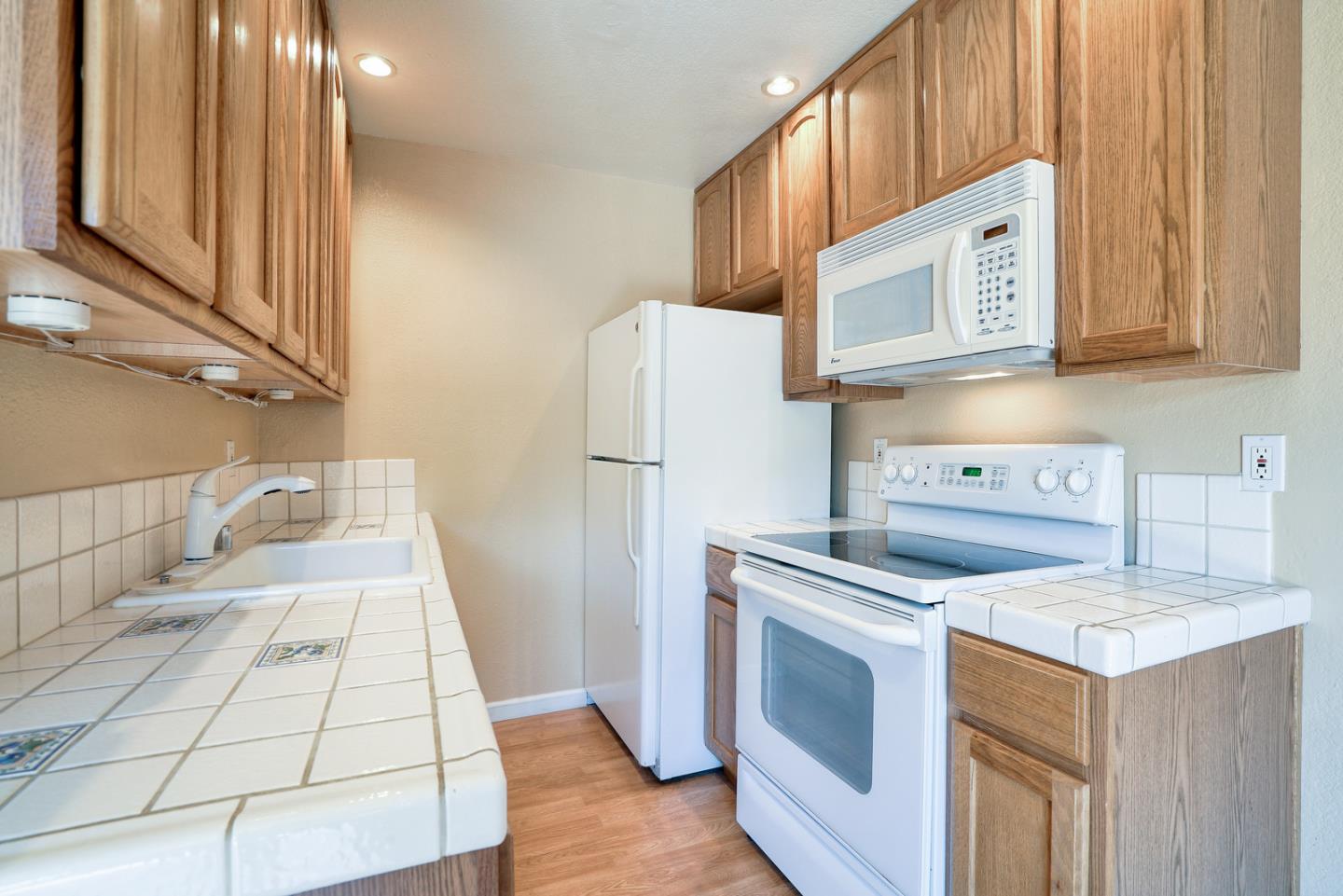 Detail Gallery Image 9 of 29 For 5536 Makati Cir, San Jose,  CA 95123 - 1 Beds | 1 Baths