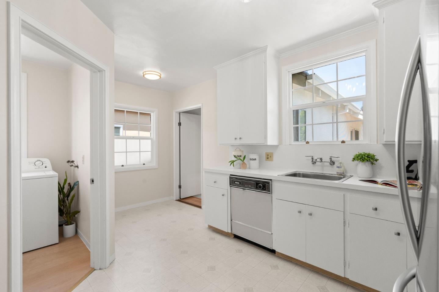 Detail Gallery Image 13 of 37 For 1429 Oak St, San Mateo,  CA 94402 - 3 Beds | 2 Baths