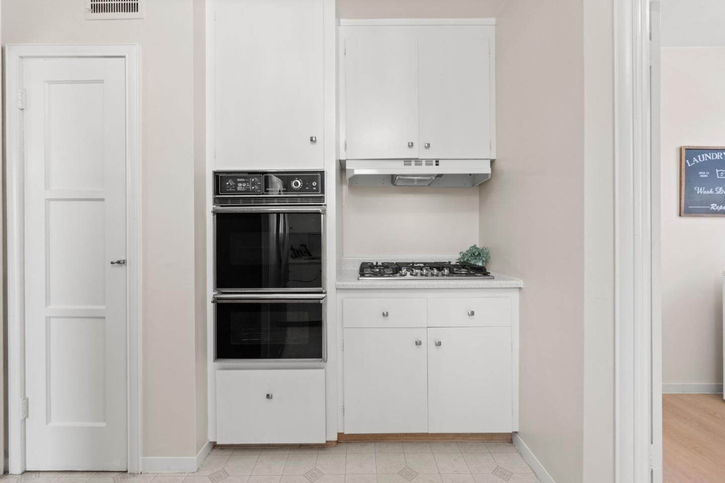 Detail Gallery Image 15 of 37 For 1429 Oak St, San Mateo,  CA 94402 - 3 Beds | 2 Baths