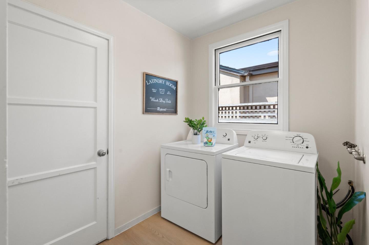 Detail Gallery Image 16 of 37 For 1429 Oak St, San Mateo,  CA 94402 - 3 Beds | 2 Baths