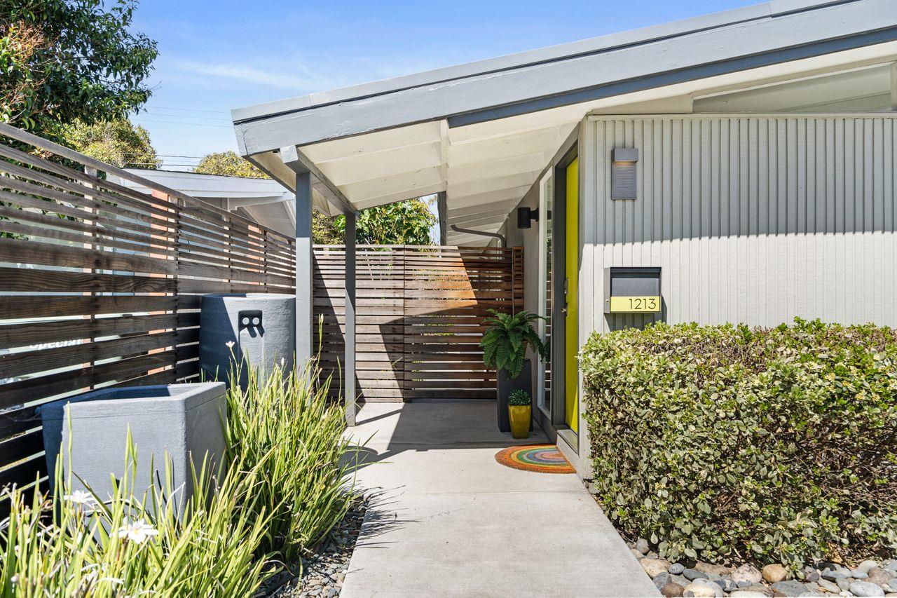 Detail Gallery Image 3 of 20 For 1213 Torrance Ave, Sunnyvale,  CA 94089 - 3 Beds | 2 Baths