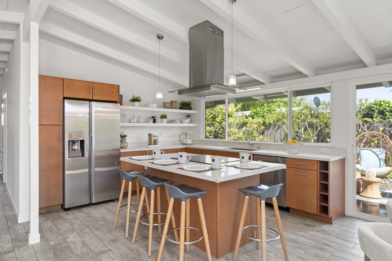 Detail Gallery Image 6 of 20 For 1213 Torrance Ave, Sunnyvale,  CA 94089 - 3 Beds | 2 Baths