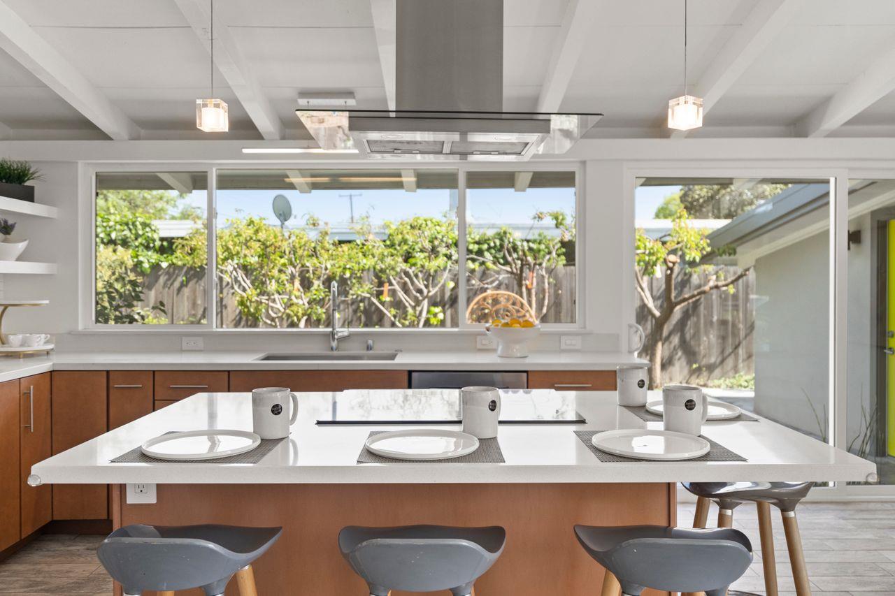Detail Gallery Image 7 of 20 For 1213 Torrance Ave, Sunnyvale,  CA 94089 - 3 Beds | 2 Baths