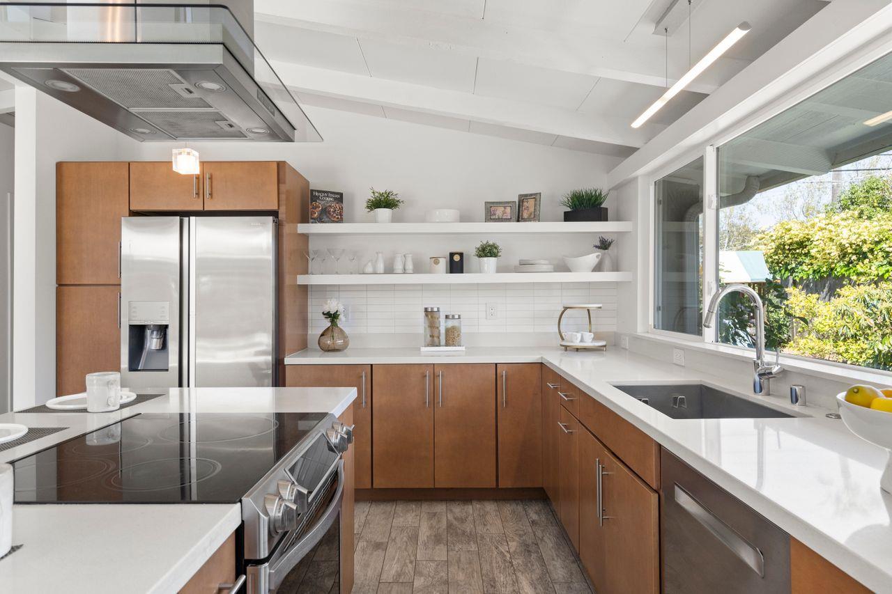 Detail Gallery Image 8 of 20 For 1213 Torrance Ave, Sunnyvale,  CA 94089 - 3 Beds | 2 Baths