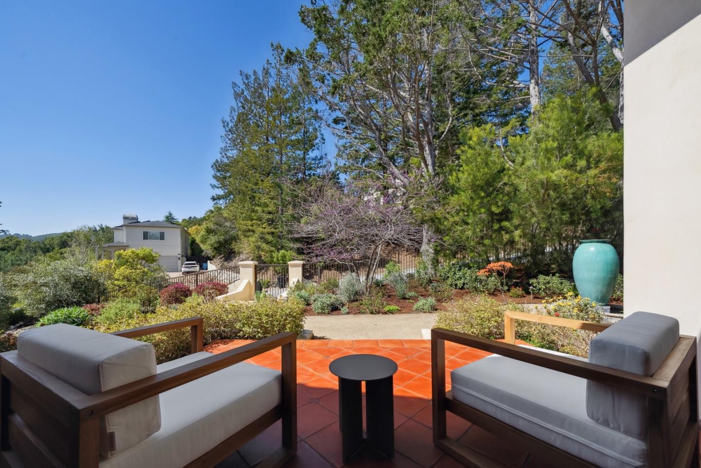Detail Gallery Image 14 of 60 For 25 Searsville Ct, Hillsborough,  CA 94010 - 4 Beds | 4 Baths