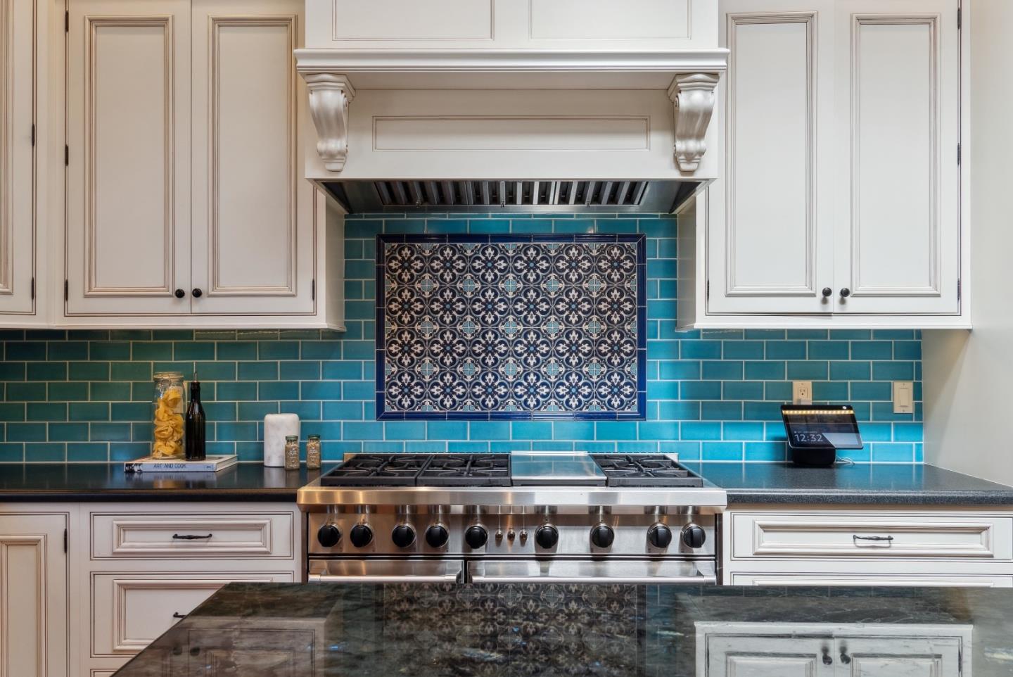 Detail Gallery Image 18 of 60 For 25 Searsville Ct, Hillsborough,  CA 94010 - 4 Beds | 4 Baths