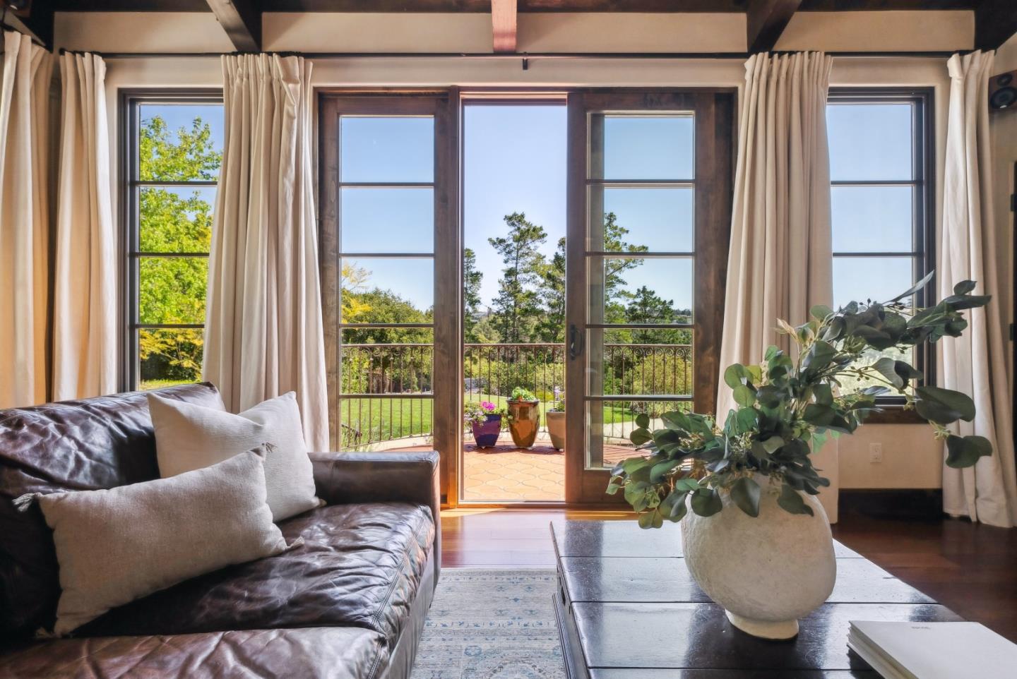 Detail Gallery Image 24 of 60 For 25 Searsville Ct, Hillsborough,  CA 94010 - 4 Beds | 4 Baths