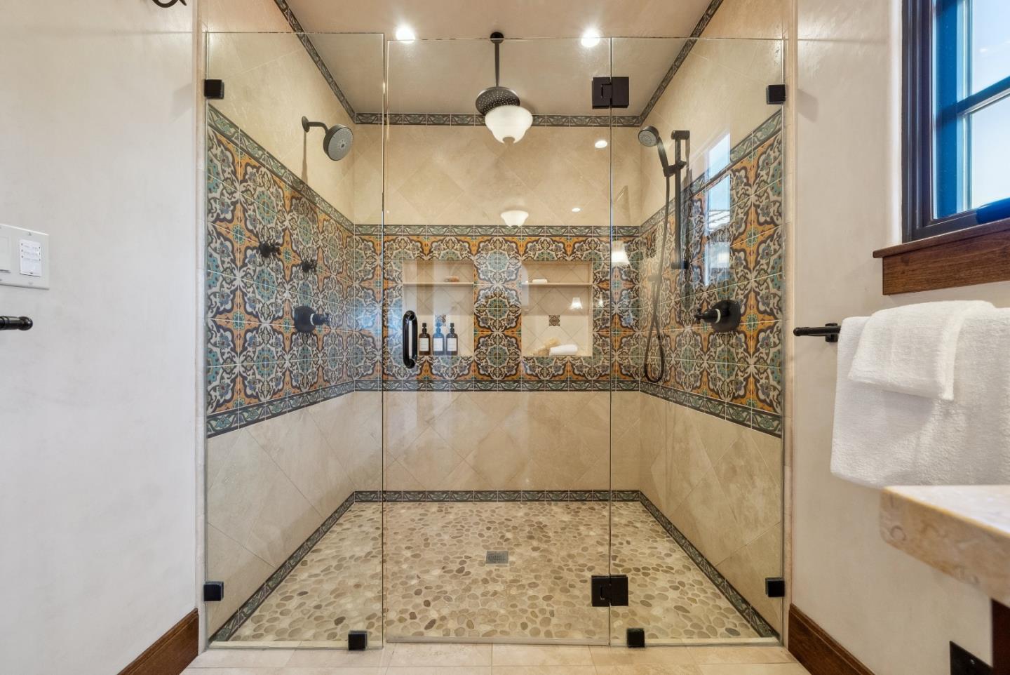 Detail Gallery Image 38 of 60 For 25 Searsville Ct, Hillsborough,  CA 94010 - 4 Beds | 4 Baths