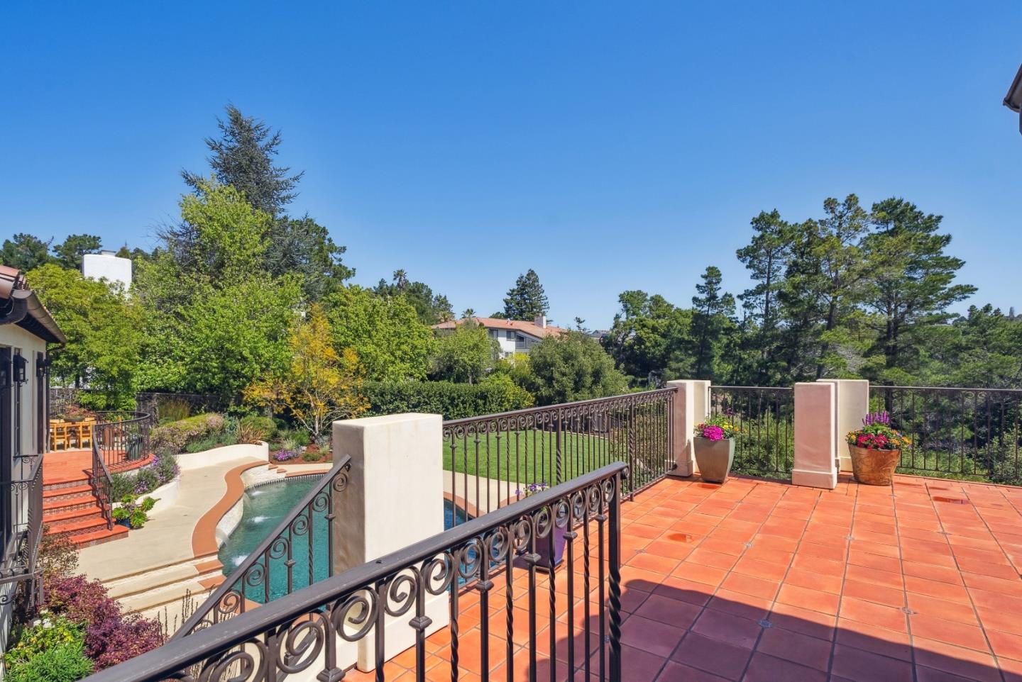 Detail Gallery Image 40 of 60 For 25 Searsville Ct, Hillsborough,  CA 94010 - 4 Beds | 4 Baths