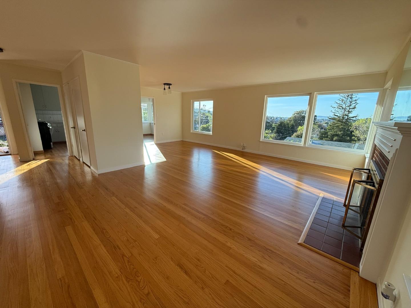 Detail Gallery Image 2 of 23 For 209 Malcolm Ave, Belmont,  CA 94002 - 2 Beds | 2 Baths