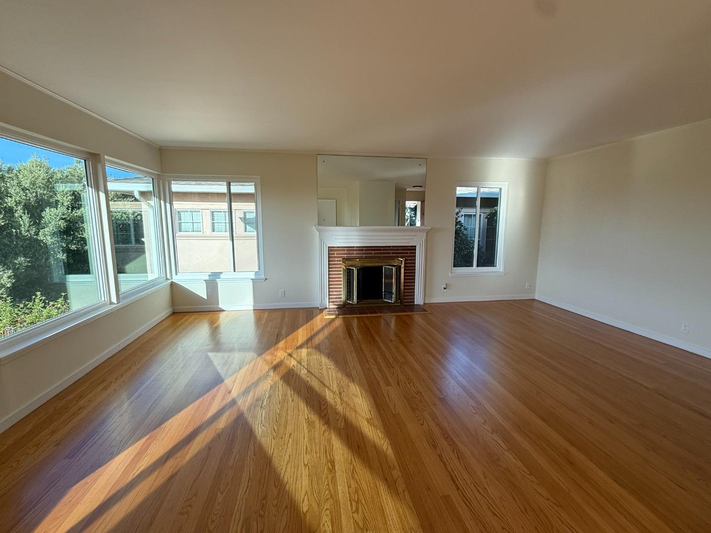 Detail Gallery Image 3 of 23 For 209 Malcolm Ave, Belmont,  CA 94002 - 2 Beds | 2 Baths