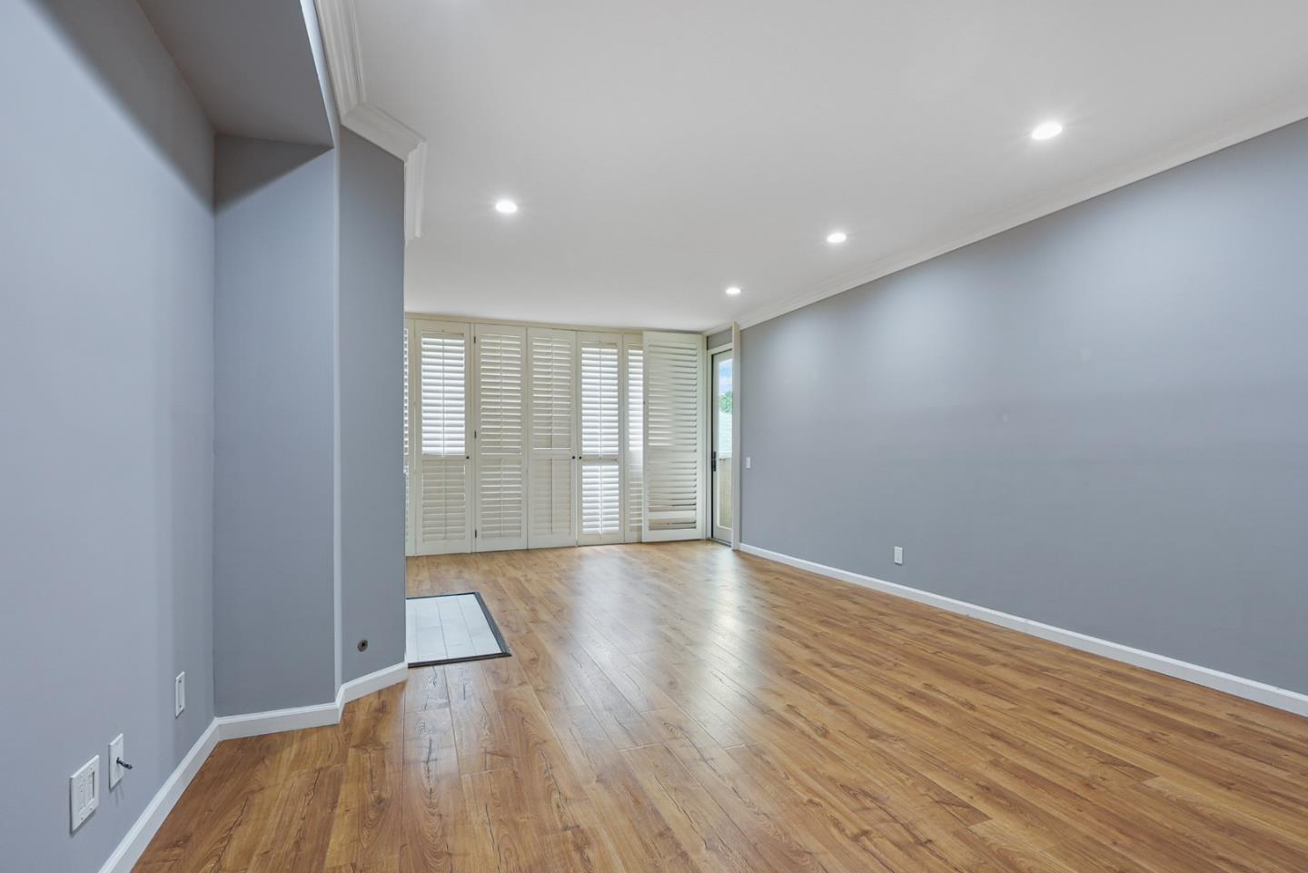 property-img