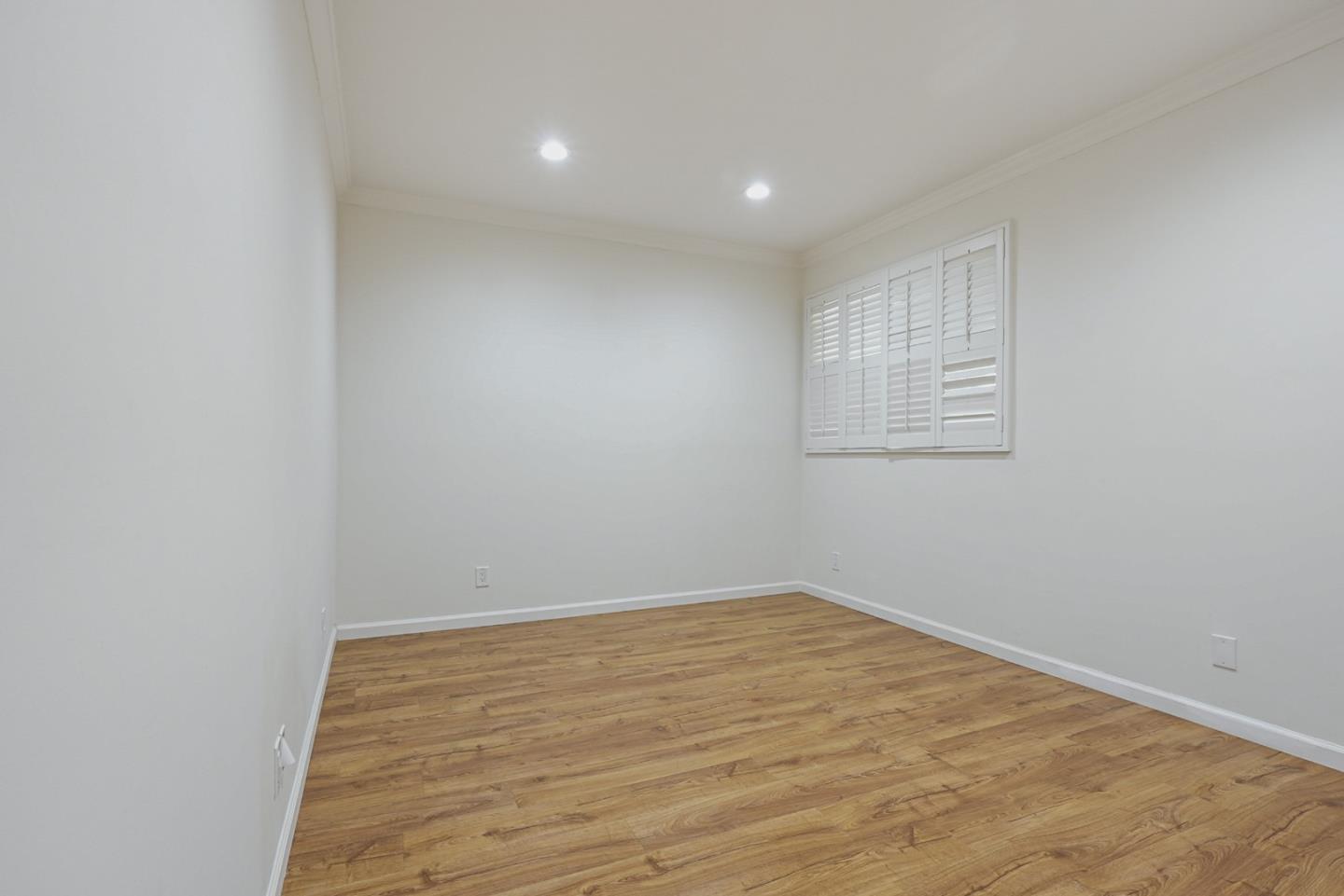 property-img