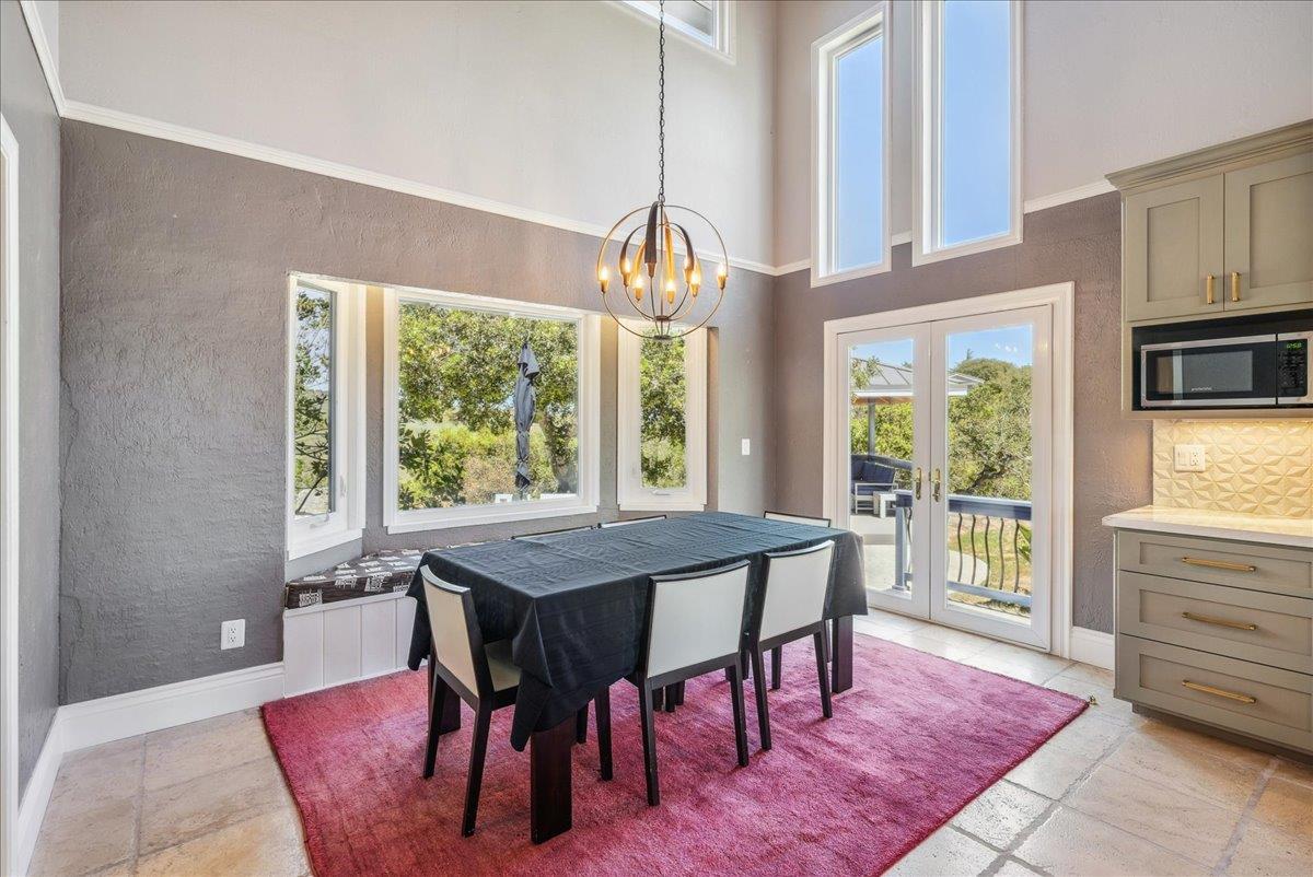 Detail Gallery Image 11 of 44 For 24805 Corte Poco, Salinas,  CA 93908 - 3 Beds | 3/1 Baths