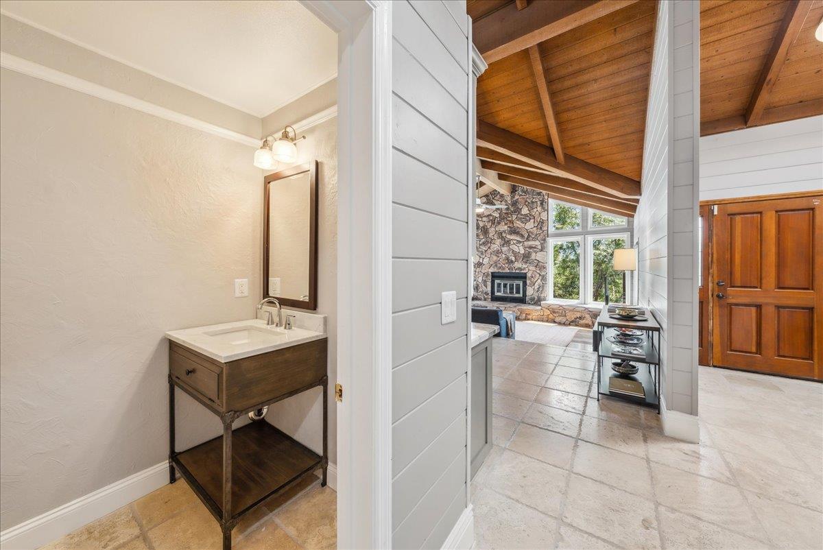 Detail Gallery Image 28 of 44 For 24805 Corte Poco, Salinas,  CA 93908 - 3 Beds | 3/1 Baths