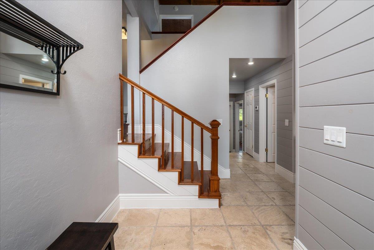 Detail Gallery Image 3 of 44 For 24805 Corte Poco, Salinas,  CA 93908 - 3 Beds | 3/1 Baths