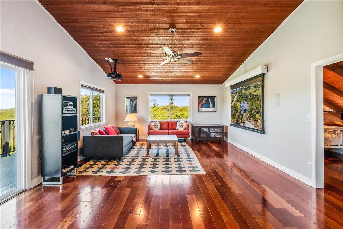 Detail Gallery Image 35 of 44 For 24805 Corte Poco, Salinas,  CA 93908 - 3 Beds | 3/1 Baths