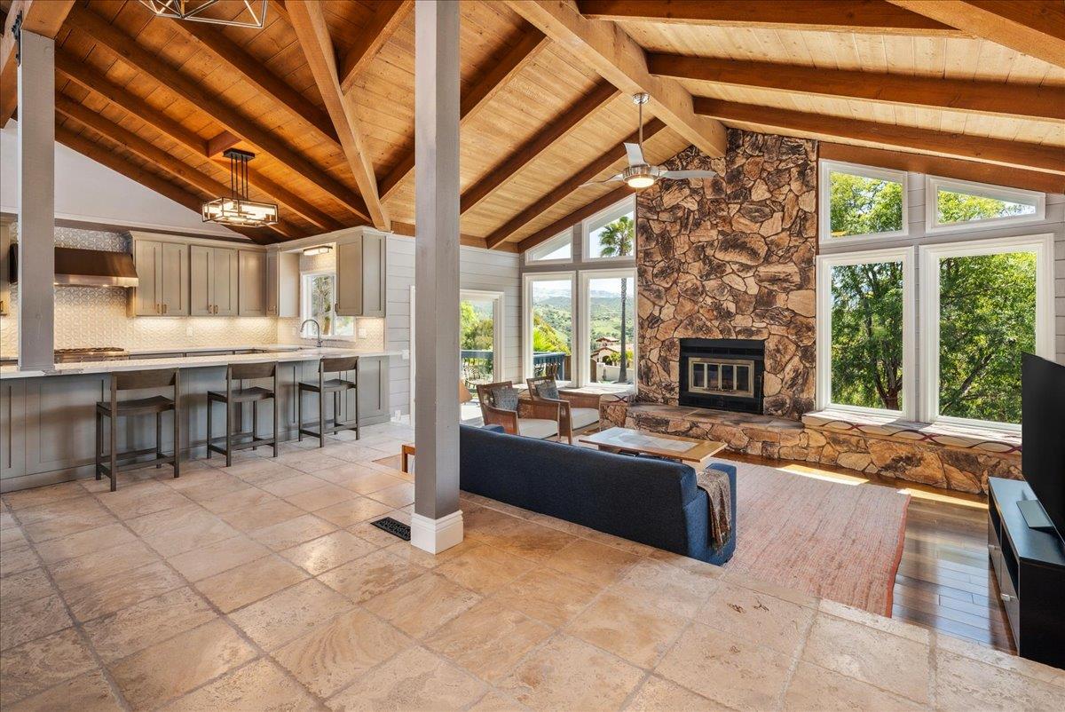 Detail Gallery Image 4 of 44 For 24805 Corte Poco, Salinas,  CA 93908 - 3 Beds | 3/1 Baths