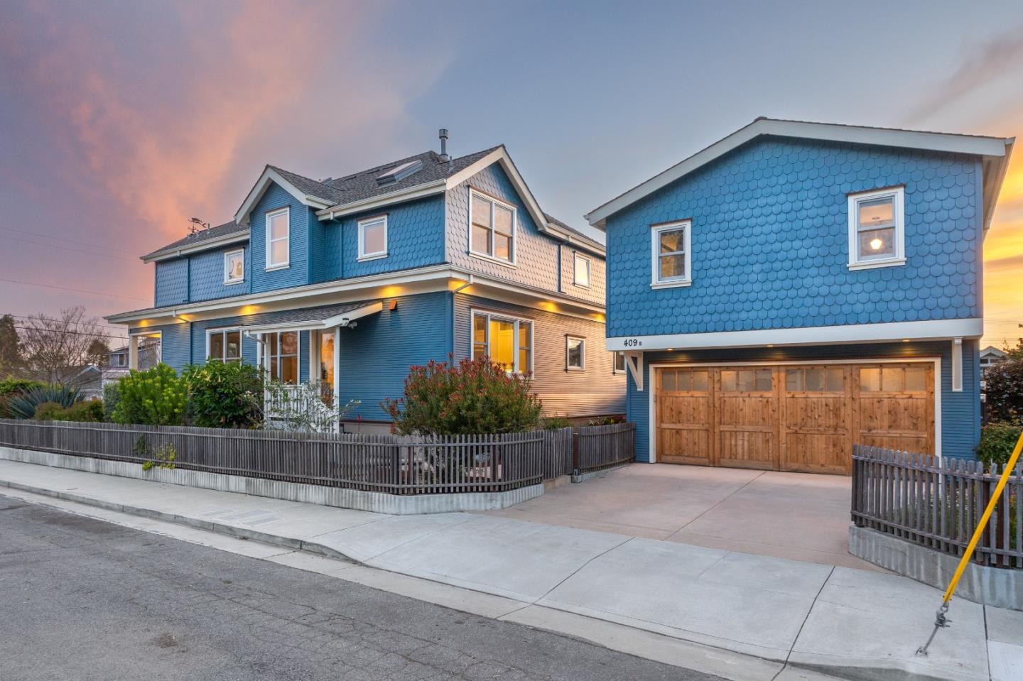 Detail Gallery Image 14 of 48 For 409 Windham St, Santa Cruz,  CA 95062 - 5 Beds | 5 Baths