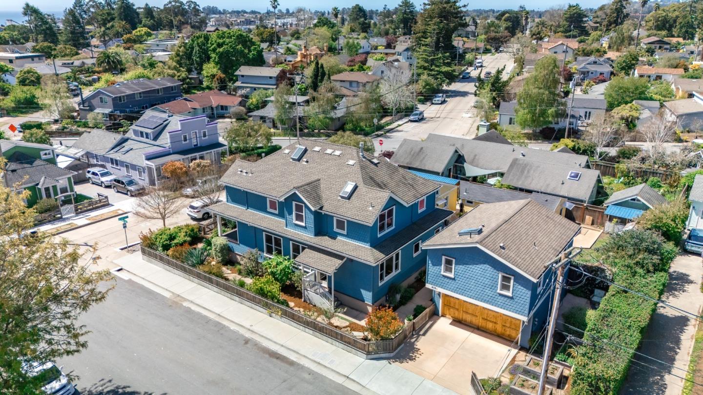 Detail Gallery Image 20 of 48 For 409 Windham St, Santa Cruz,  CA 95062 - 5 Beds | 5 Baths