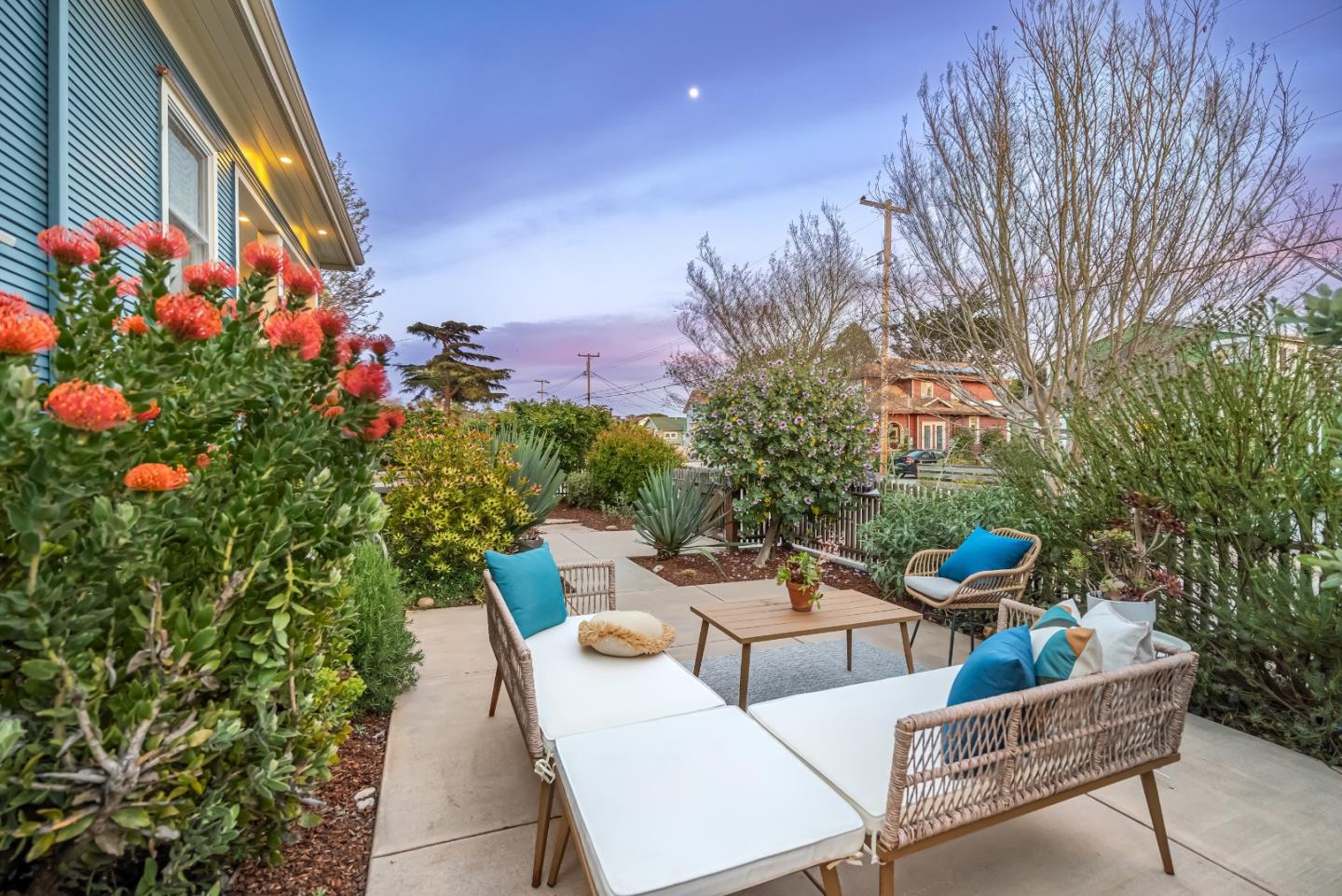 Detail Gallery Image 6 of 48 For 409 Windham St, Santa Cruz,  CA 95062 - 5 Beds | 5 Baths