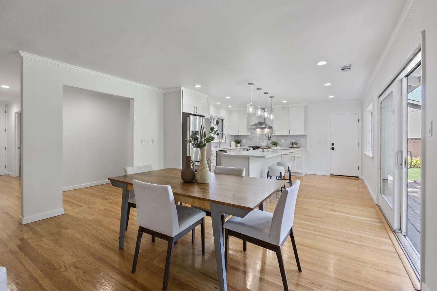 Detail Gallery Image 14 of 38 For 2168 Blossom Crest Way, San Jose,  CA 95124 - 3 Beds | 2 Baths