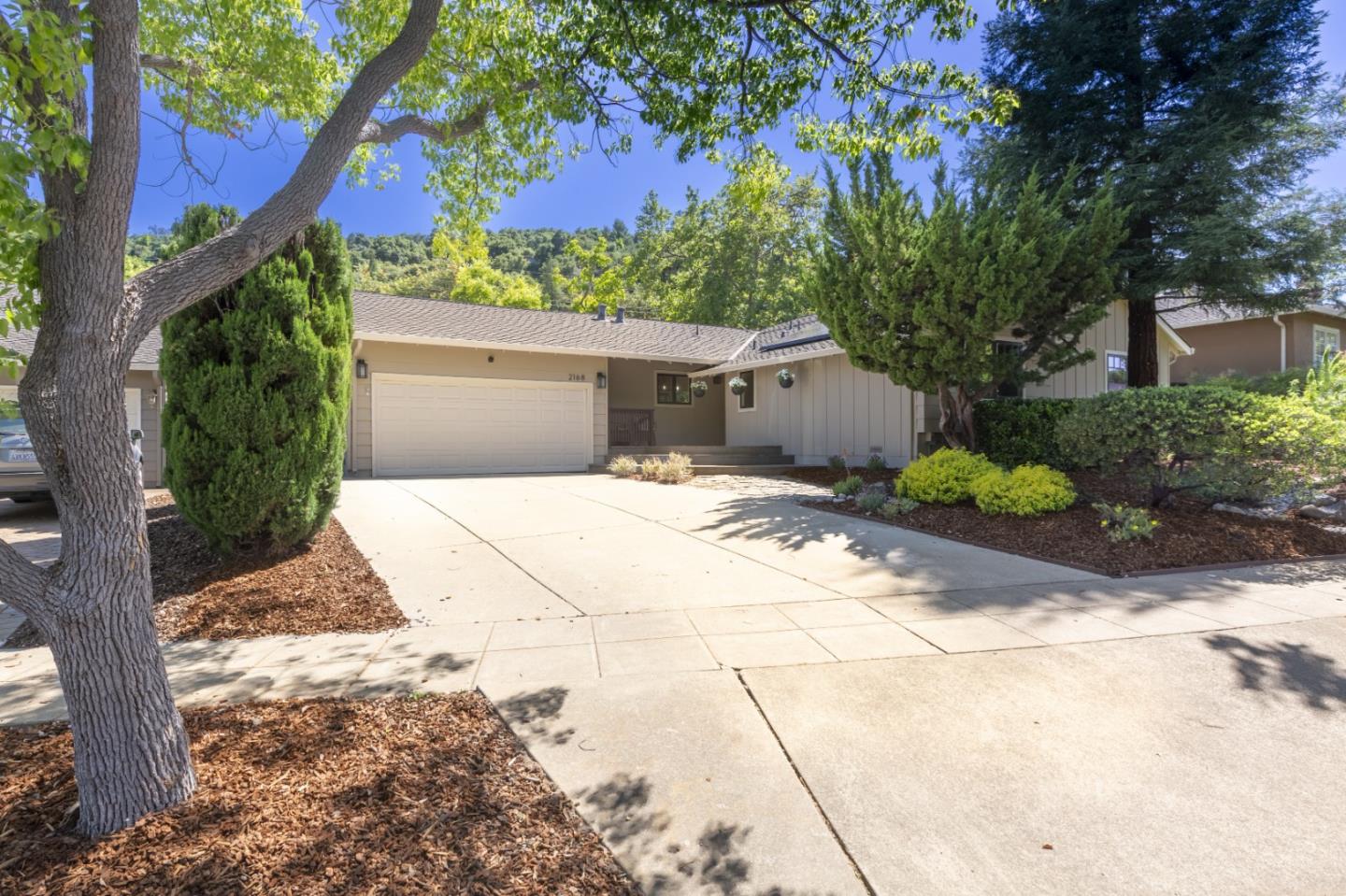 Detail Gallery Image 2 of 38 For 2168 Blossom Crest Way, San Jose,  CA 95124 - 3 Beds | 2 Baths