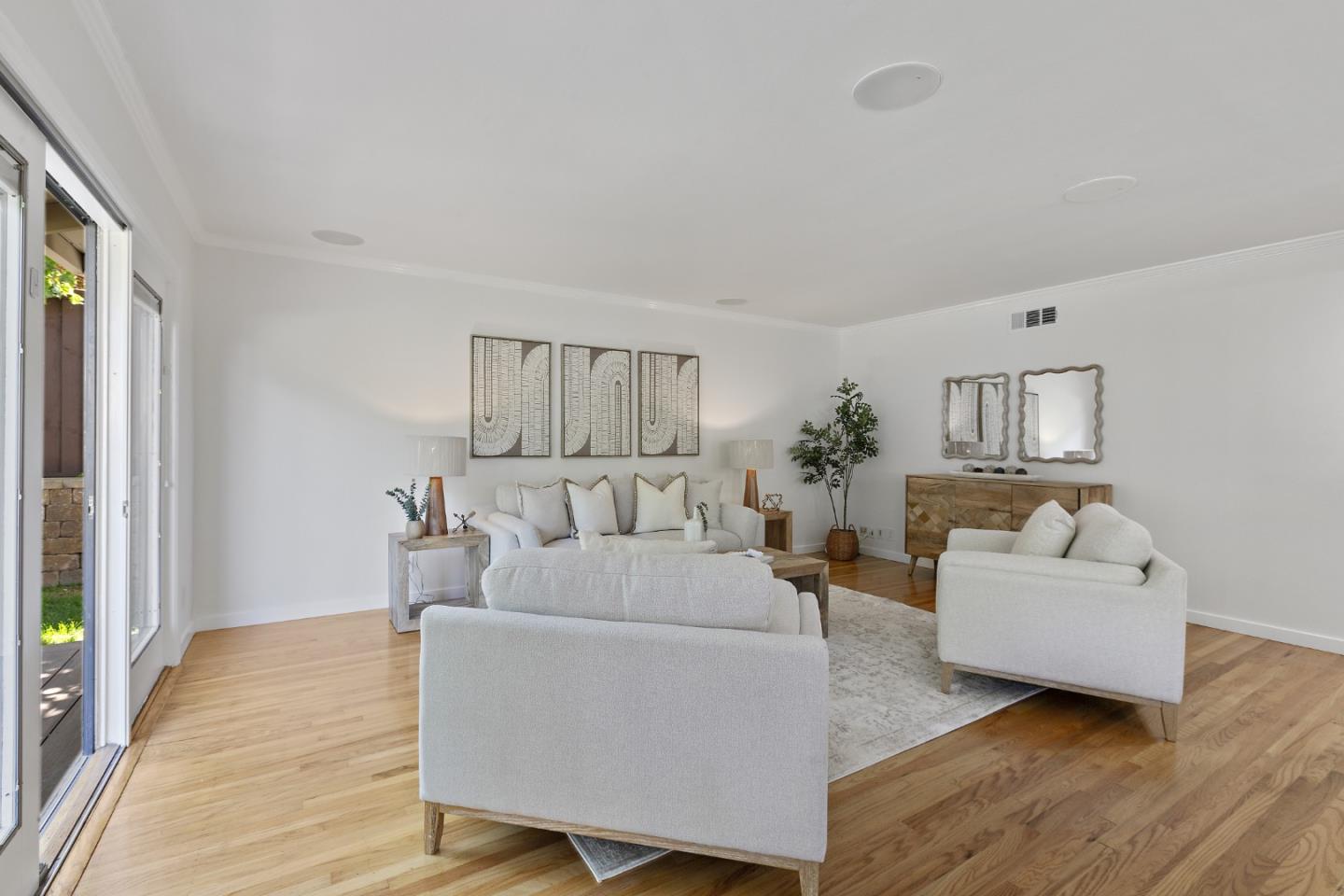 Detail Gallery Image 9 of 38 For 2168 Blossom Crest Way, San Jose,  CA 95124 - 3 Beds | 2 Baths