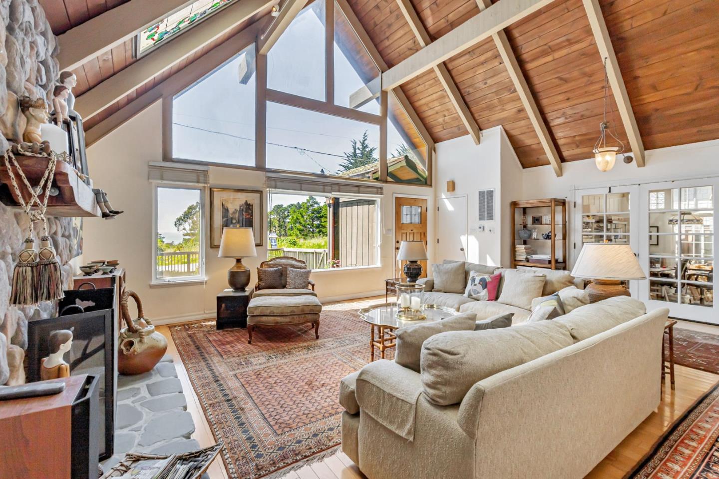 Detail Gallery Image 11 of 74 For 1025 Tamarind St, Montara,  CA 94037 - 3 Beds | 2 Baths