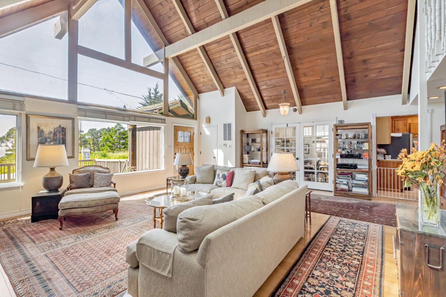 Detail Gallery Image 12 of 74 For 1025 Tamarind St, Montara,  CA 94037 - 3 Beds | 2 Baths