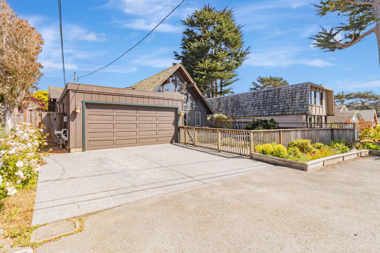 Detail Gallery Image 4 of 74 For 1025 Tamarind St, Montara,  CA 94037 - 3 Beds | 2 Baths