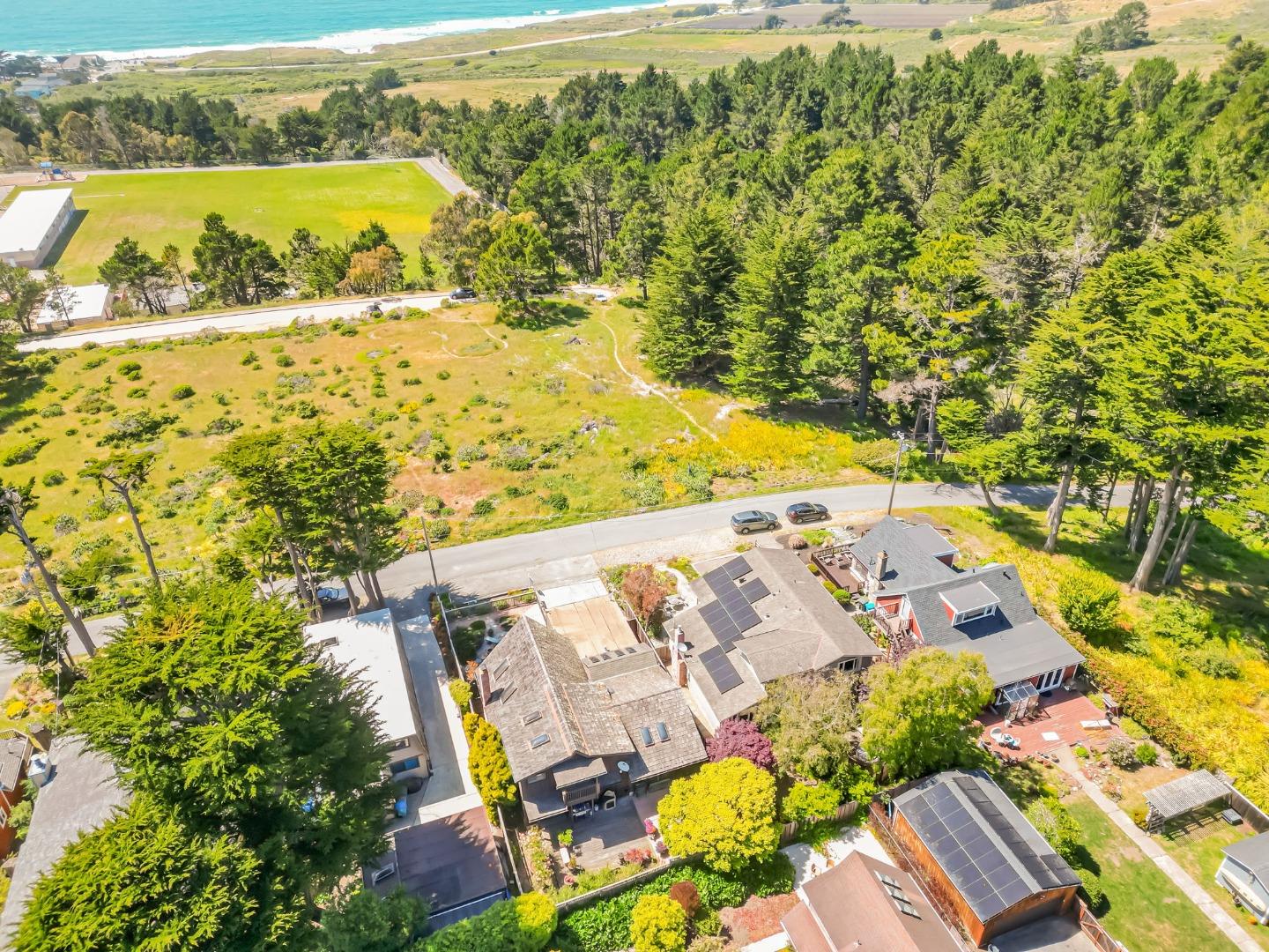 Detail Gallery Image 62 of 74 For 1025 Tamarind St, Montara,  CA 94037 - 3 Beds | 2 Baths