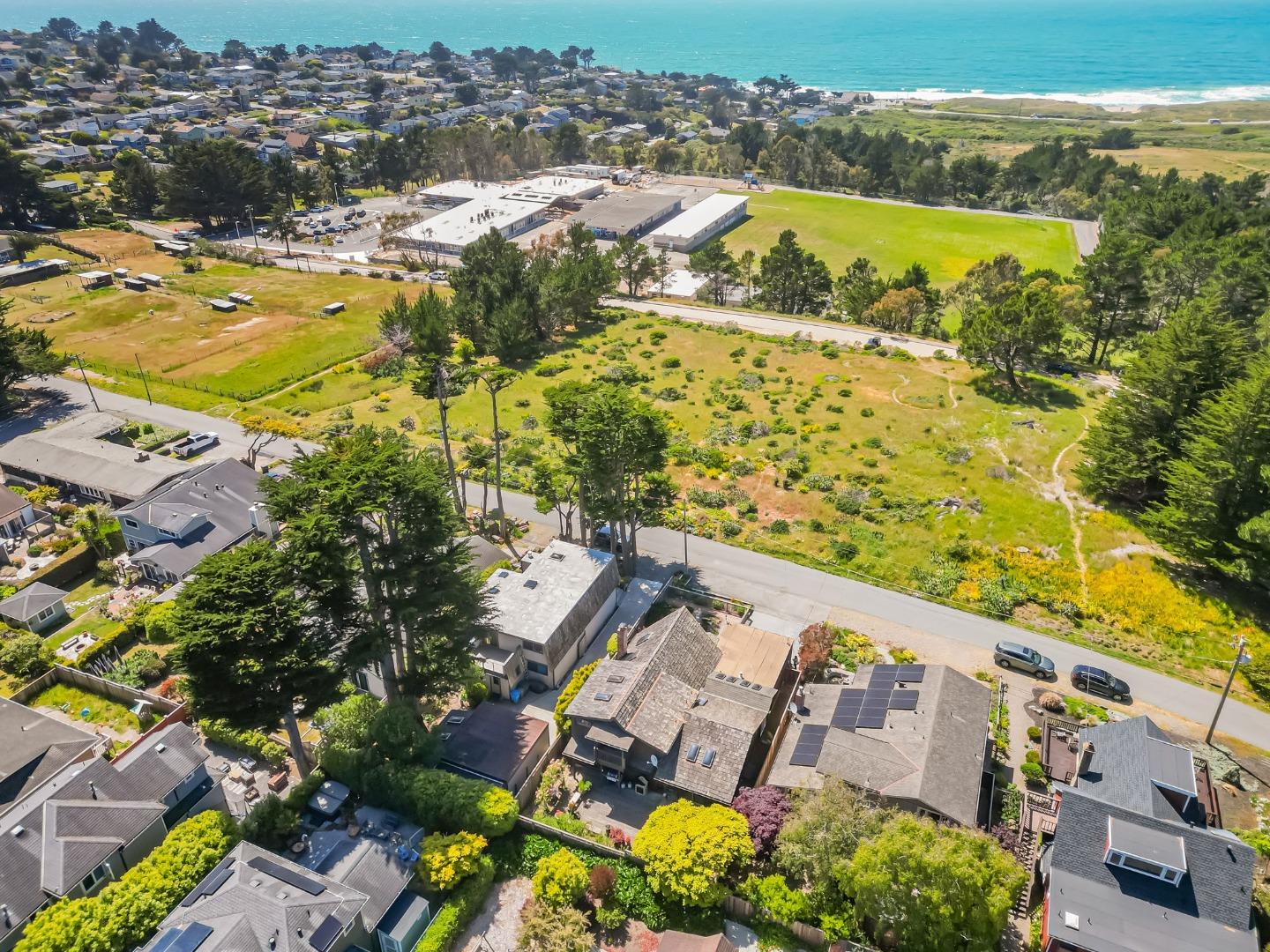 Detail Gallery Image 63 of 74 For 1025 Tamarind St, Montara,  CA 94037 - 3 Beds | 2 Baths