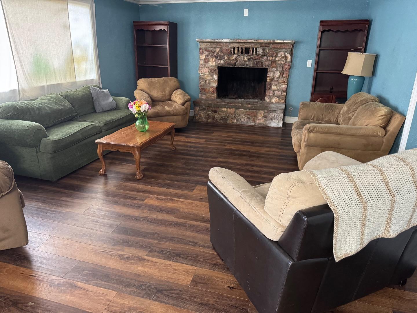 Detail Gallery Image 2 of 6 For 1059 Nevada Ave, Oroville,  CA 95965 - 9 Beds | 3/1 Baths
