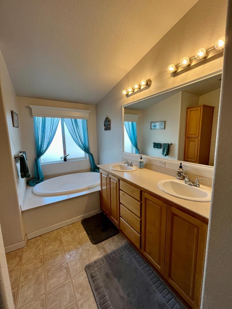 Detail Gallery Image 4 of 5 For 1900 Highway 1 #101,  Moss Landing,  CA 95039 - 3 Beds | 2 Baths