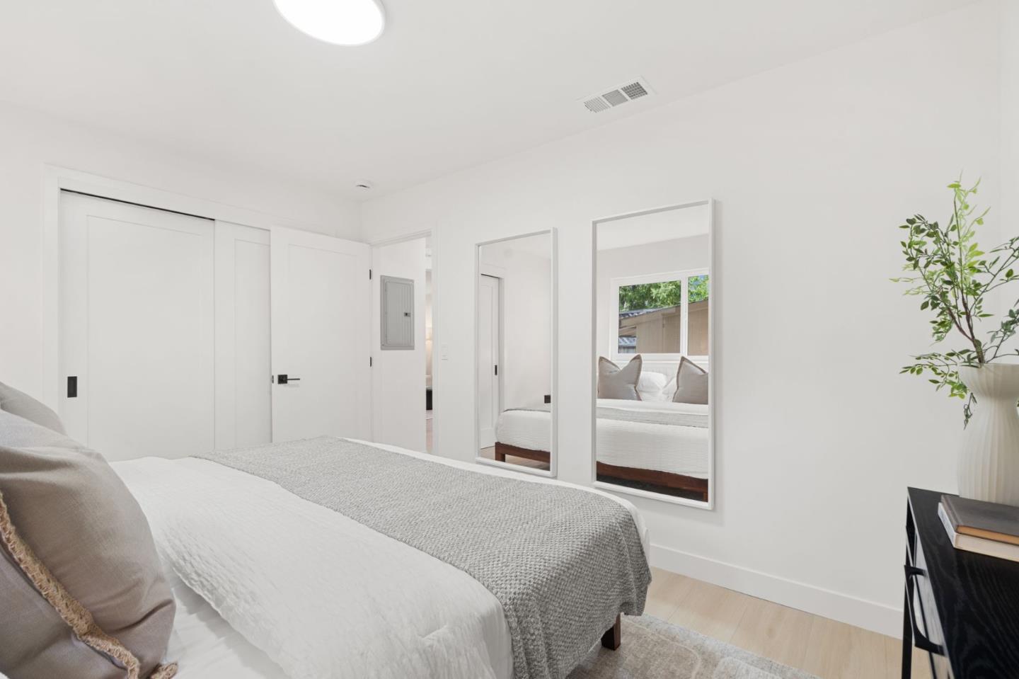 Detail Gallery Image 11 of 28 For 1947 San Luis #10,  Mountain View,  CA 94043 - 3 Beds | 2 Baths
