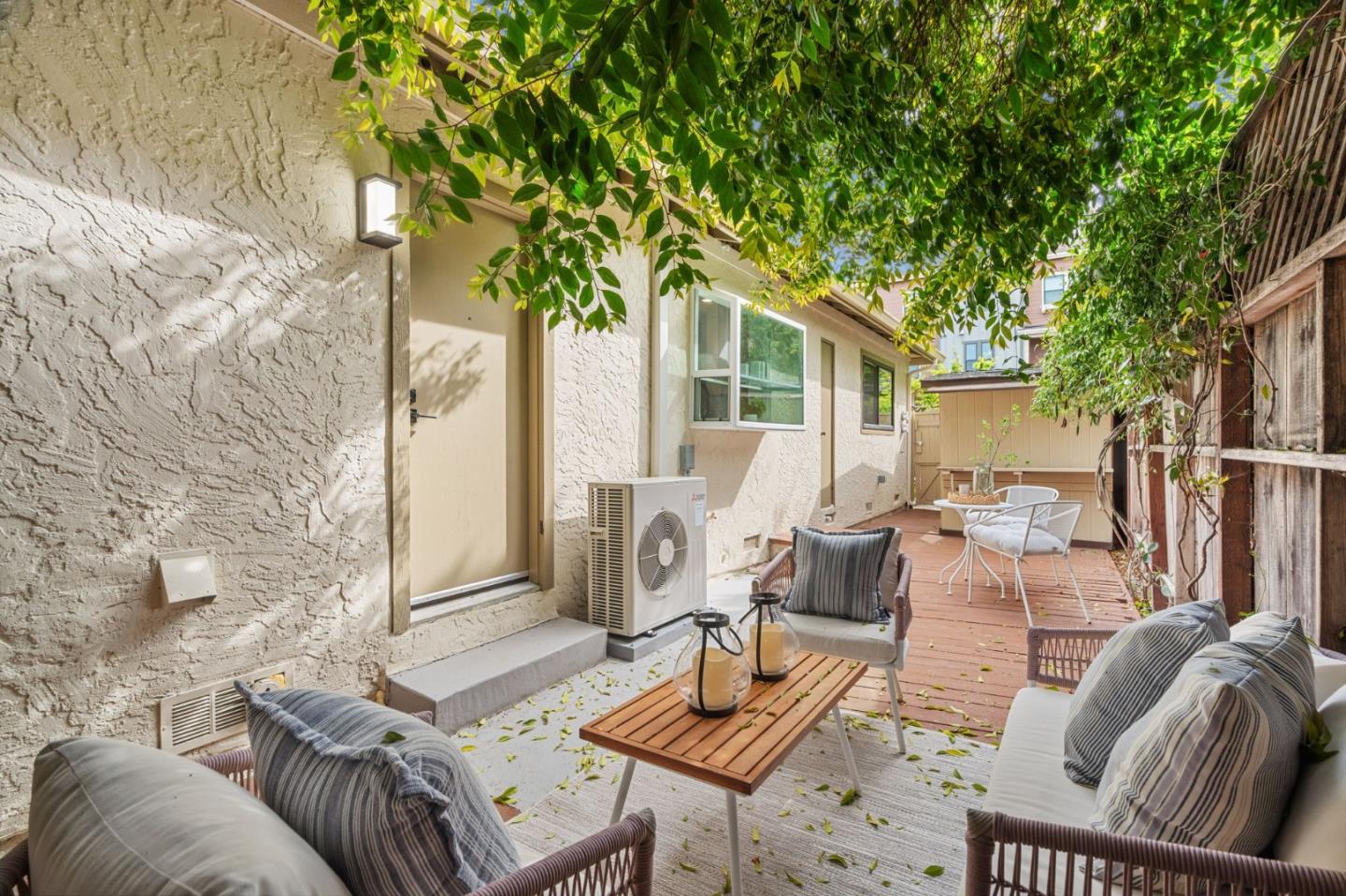 Detail Gallery Image 22 of 28 For 1947 San Luis #10,  Mountain View,  CA 94043 - 3 Beds | 2 Baths