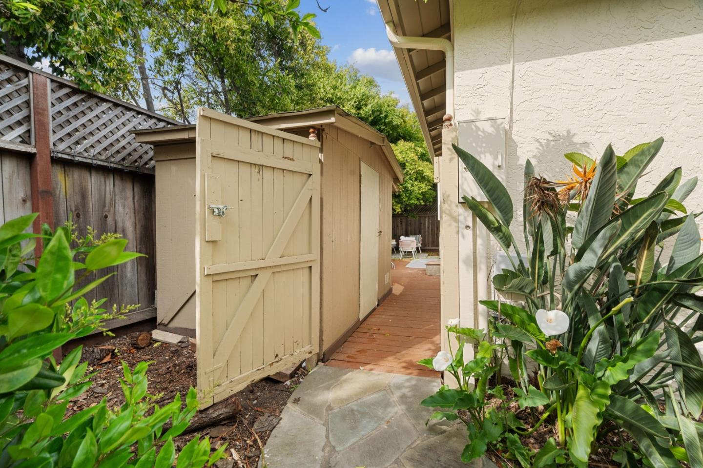 Detail Gallery Image 25 of 28 For 1947 San Luis #10,  Mountain View,  CA 94043 - 3 Beds | 2 Baths